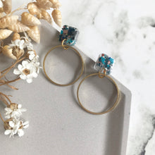 Load image into Gallery viewer, Confetti Dangly Circular Earrings