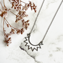 Load image into Gallery viewer, Sunbeams Necklace
