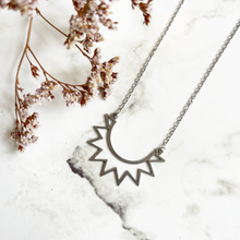 Load image into Gallery viewer, Sunbeams Necklace
