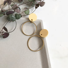 Load image into Gallery viewer, Yellow &amp; Gold Dangly Circular Earrings
