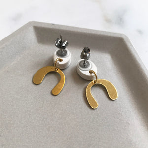 White & Gold Dangly U-shape Earrings